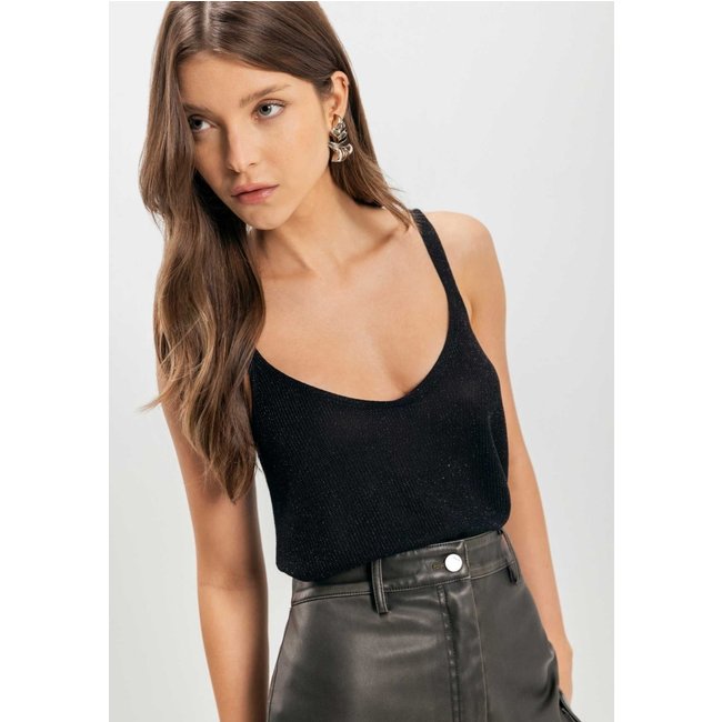 Blusa Regata De Alças Em Malha Tricô Com Decote Em V