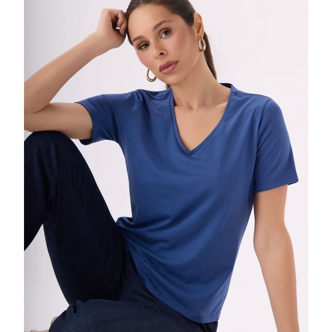 Blusa Makenji Pima Decote V Feminina Azul Bic