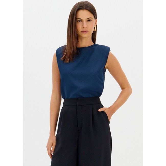 Blusa Sem Mangas Gola Redonda Lança Perfume