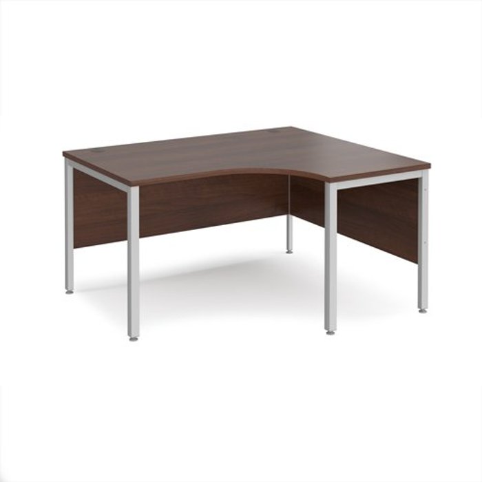 Office Monster | Maestro 25 Office Desk | Right Hand Corner Desk 1400mm | Walnut Top With Silver Frame | 1200mm Depth | Maestro 25 MB14ERSW Maestro 25 Office Desk | Right Hand Corner Desk 1400mm | Walnut Top With Silver Frame | 1200mm Depth | Maestro 25 MB14ERSW
