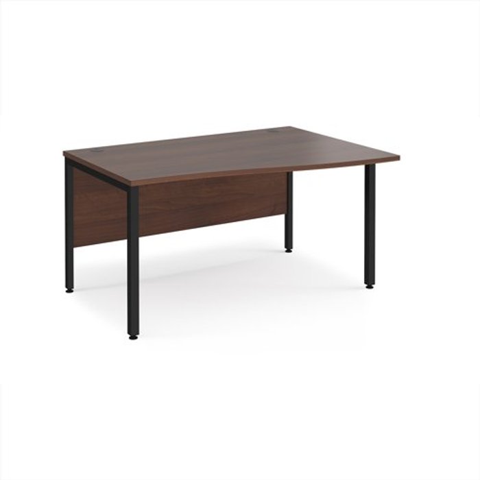 Office Monster | Maestro 25 Office Desk | Right Hand Wave Desk 1400mm | Walnut Top With Black Frame | Maestro 25 MB14WRKW Maestro 25 Office Desk | Right Hand Wave Desk 1400mm | Walnut Top With Black Frame | Maestro 25 MB14WRKW