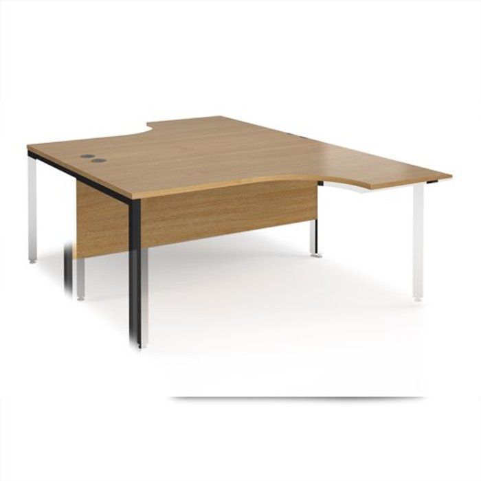 Office Monster | Maestro 25 Office Desk | 2 Person Rectangular Desk 1600mm | Oak Tops With Black Frames | Maestro 25 Maestro 25 Office Desk | 2 Person Rectangular Desk 1600mm | Oak Tops With Black Frames | Maestro 25