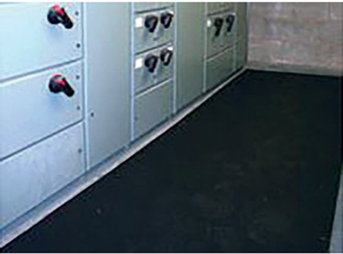 Office Monster | VFM VFM 900mmx1M Electrical Safety Mat (6mm Thickness) 357750 VFM VFM 900mmx1M Electrical Safety Mat (6mm Thickness) 357750