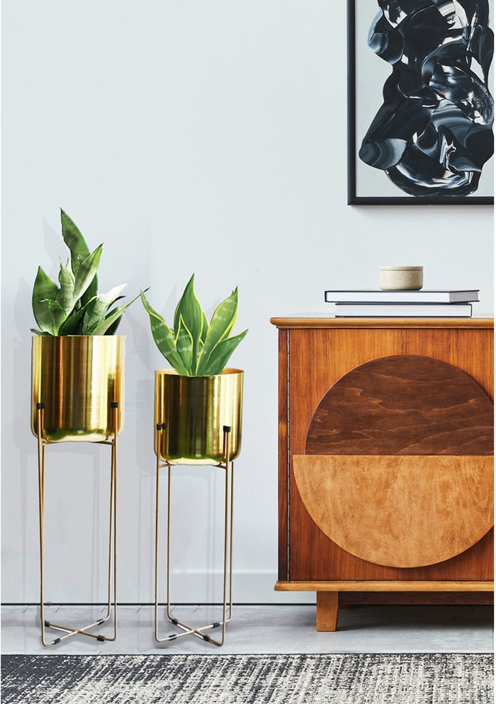 The Range | Green Decore Green Decore Vivid Set Of 2 Planters With Stands Brass Green Decore Green Decore Vivid Set Of 2 Planters With Stands Brass