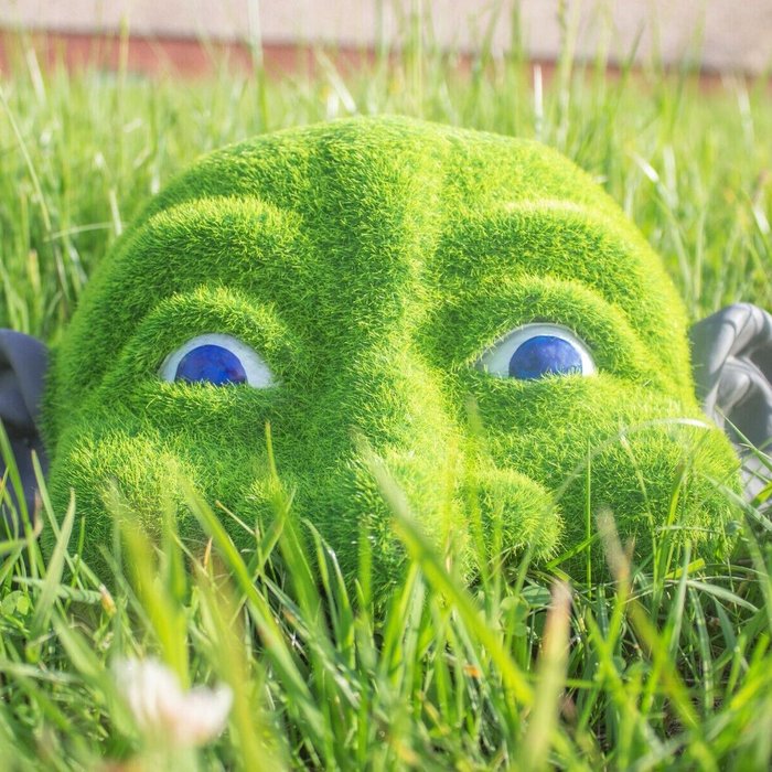 The Range | Garden Mile Hedge Peeker Garden Ornament - Green Garden Mile Hedge Peeker Garden Ornament - Green
