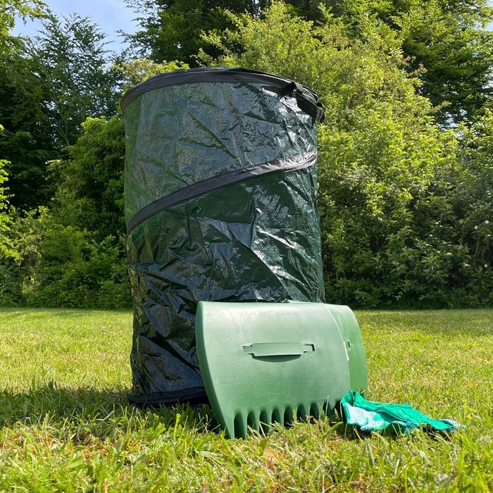 The Range | Selections Garden Tidy Scoops Clean Up Kit - Green Selections Garden Tidy Scoops Clean Up Kit - Green