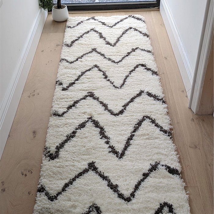 The Range | The Rug Wholesaler Ivory Chevron 4cm Shaggy Rugs - Ivory / 240cm The Rug Wholesaler Ivory Chevron 4cm Shaggy Rugs - Ivory / 240cm