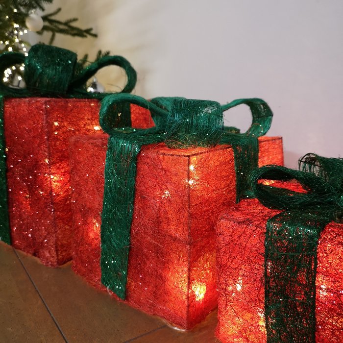 The Range | Samuel Alexander Set of 3 LED Battery Powered Light Up Christmas Present Boxes - Neutral Samuel Alexander Set of 3 LED Battery Powered Light Up Christmas Present Boxes - Neutral