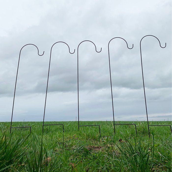 The Range | Selections 5 Shepherds Crook Black Metal Garden Border Hook (1m) - Black Selections 5 Shepherds Crook Black Metal Garden Border Hook (1m) - Black