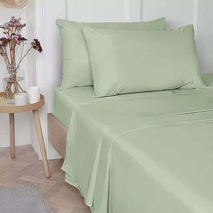 The Range | Vantona Luxury Cotton Plain Dyed Flat Sheets 180 TC - Green / Super King Vantona Luxury Cotton Plain Dyed Flat Sheets 180 TC - Green / Super King