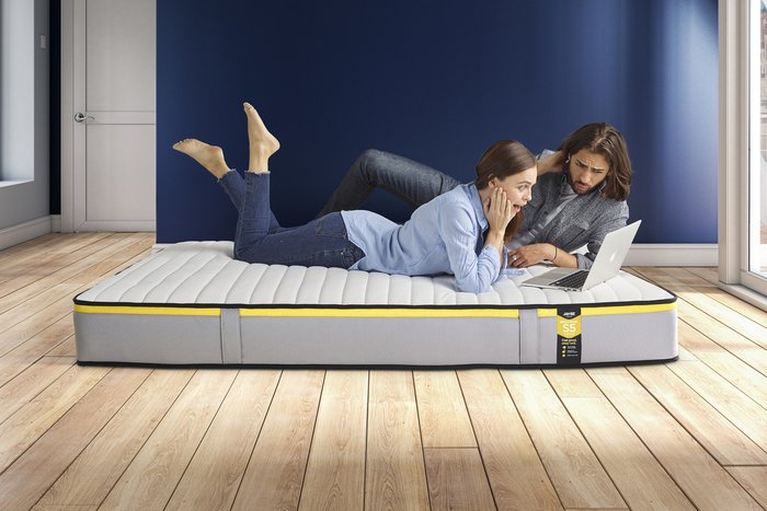The Range | Jay-Be Jay-Be Benchmark S5 Hybrid Boxed Rolled Medium Pocket Sprung Mattress White Jay-Be Jay-Be Benchmark S5 Hybrid Boxed Rolled Medium Pocket Sprung Mattress White
