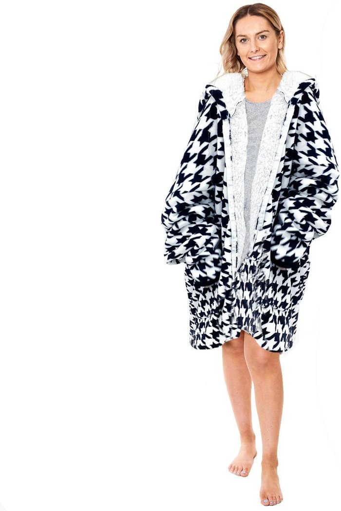 The Range | Dreamscene Dreamscene Oversized Zip Up Hoodie Blanket, Houndstooth - Black Dreamscene Dreamscene Oversized Zip Up Hoodie Blanket, Houndstooth - Black
