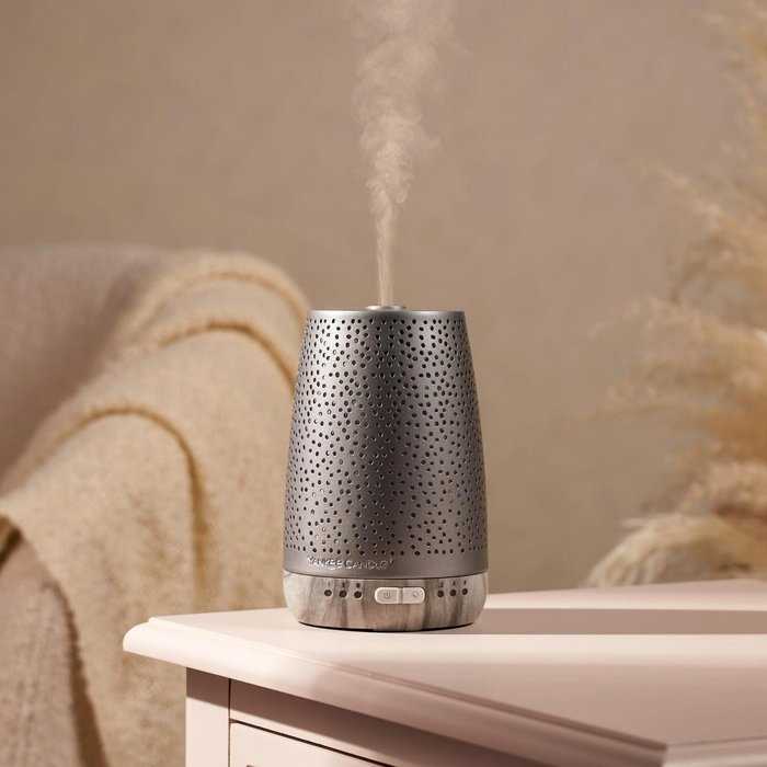 The Range | Yankee Candle Yankee Candle Sleep Diffusers Silver Starter Kit with Peaceful Dreams refill Yankee Candle Yankee Candle Sleep Diffusers Silver Starter Kit with Peaceful Dreams refill