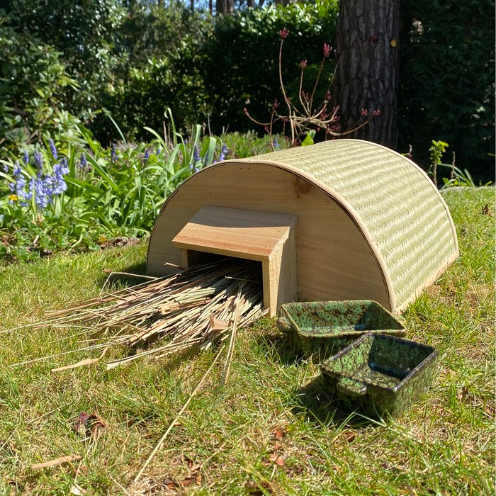 The Range | Selections Bamboo Hogitat Hedgehog House Shelter - Brown / 2kg Selections Bamboo Hogitat Hedgehog House Shelter - Brown / 2kg