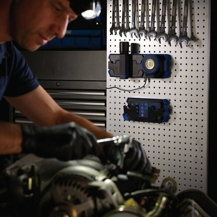 The Range | Draper Draper Single Wireless Charging Pad 10W Draper Draper Single Wireless Charging Pad 10W