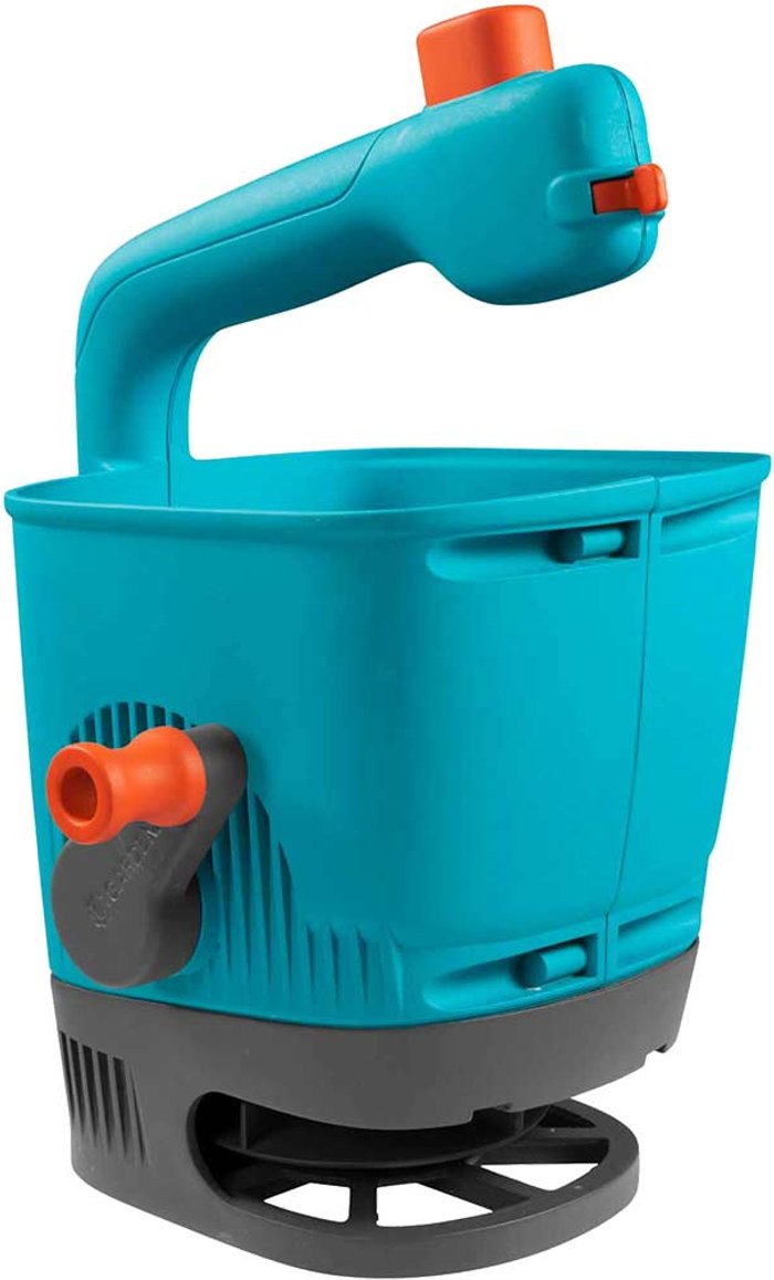 Tooled Up | Gardena Gardena Hand Held Feed, Grass and Salt Spreader 1.8l Gardena Gardena Hand Held Feed, Grass and Salt Spreader 1.8l