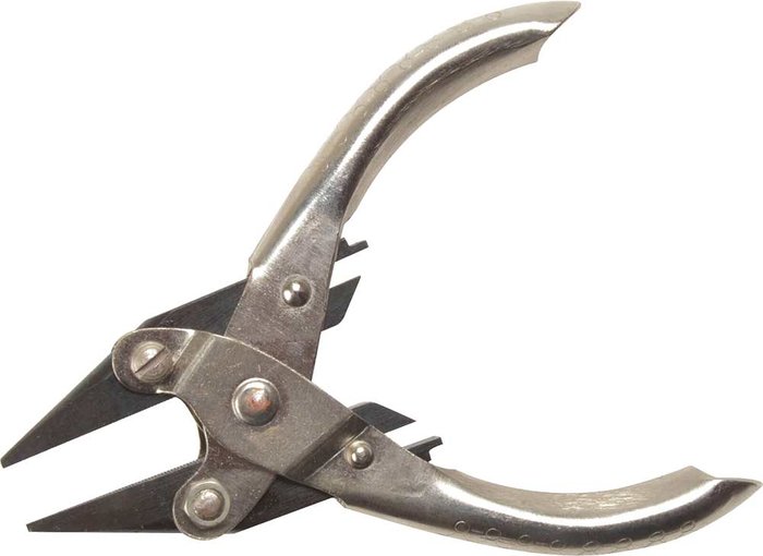 Tooled Up | Maun Maun Snipe Nose Serrated Jaws Pliers 125mm Maun Maun Snipe Nose Serrated Jaws Pliers 125mm