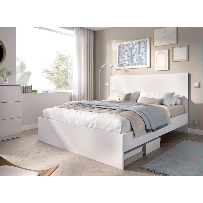 Lago cama con cabecero blanco