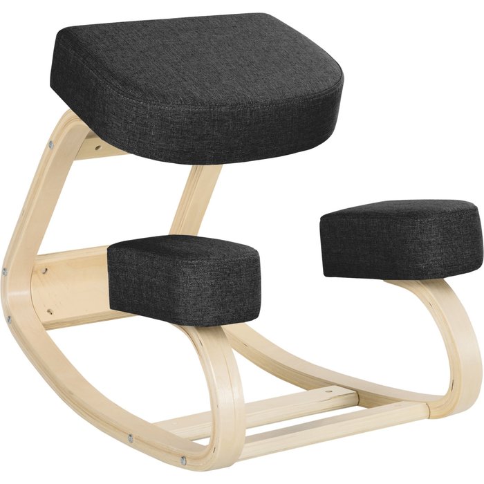 Silla ergonómica de rodillas con cómodo cojín mecedor de tela y madera.