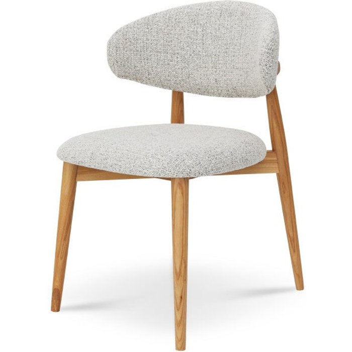 Silla skandi de madera maciza y asiento de tela gris jaspeada