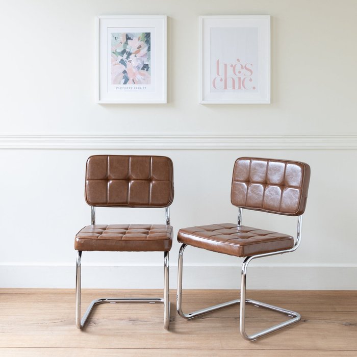 Pack de 2 sillas cantiléver de piel sintética marrón maria