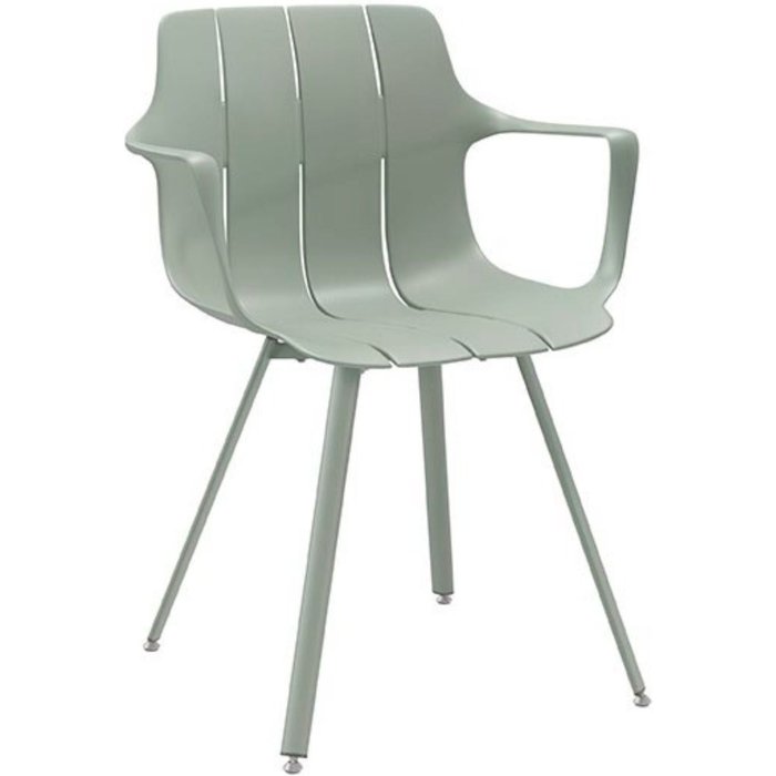 Silla elisa en polipropileno color menta con reposabrazos.