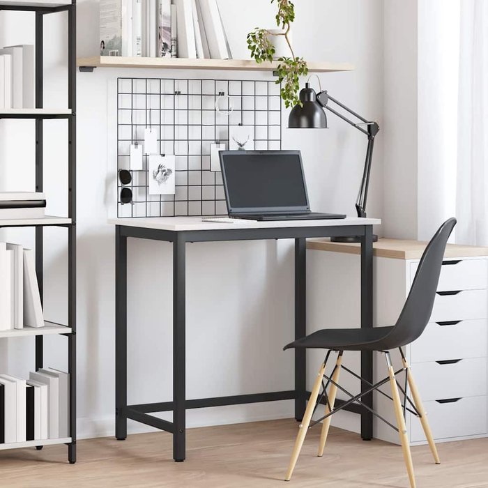 Mesa blanca de 80 x 50 x 77 cm. fabricada en madera de ingeniería y acero.