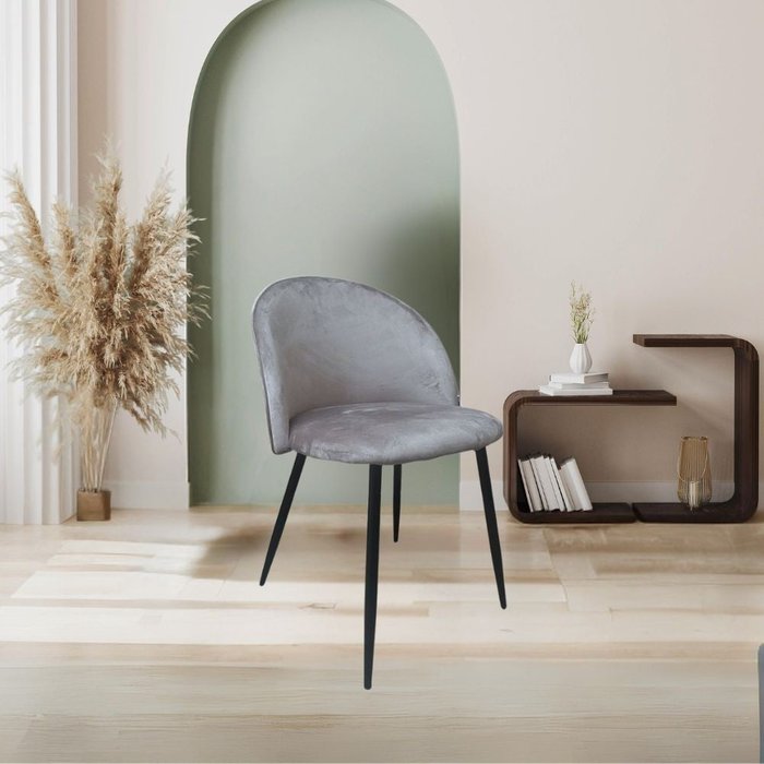 Silla de tela gris con patas de metal negro 78x47x57 cm