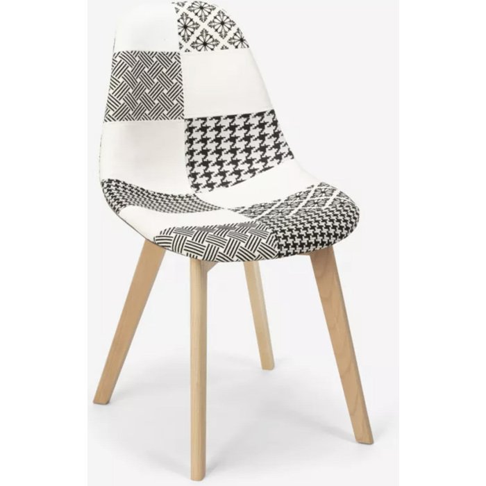 Silla vinto en tejido patchwork blanco y gris y patas de madera natural