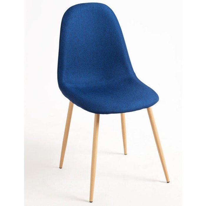 Silla kela de tela azul y patas de metal efecto madera natural
