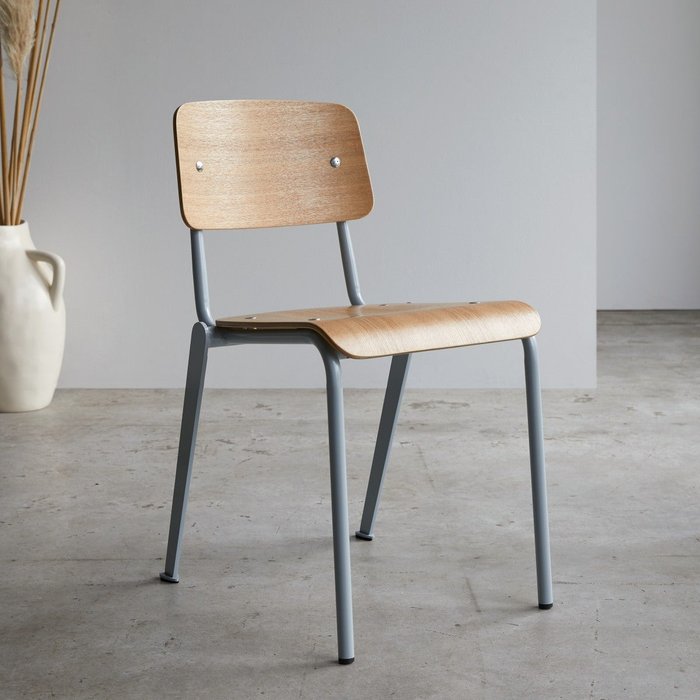 Tikamoon silla de metal y madera de fresno mio grey