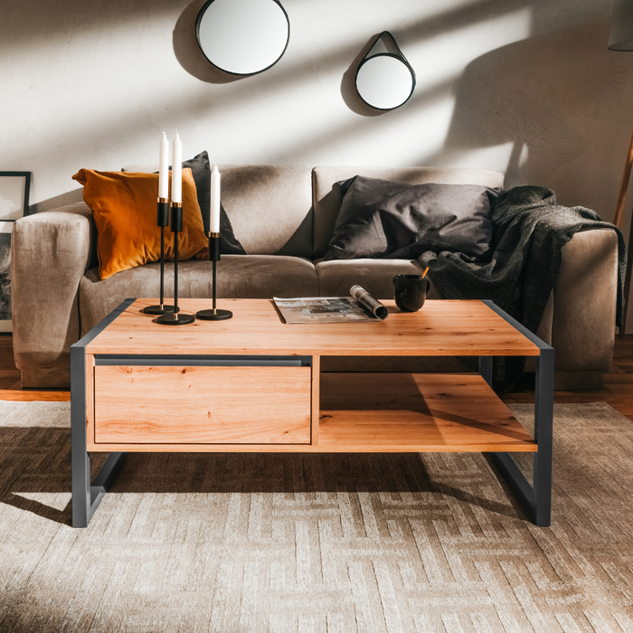 Kotor mesa de centro industrial con cajón.