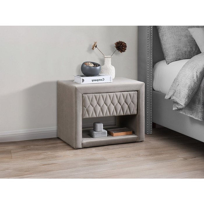 Mesa de noche - 1 cajón y 1 estante - terciopelo - beige - daniele