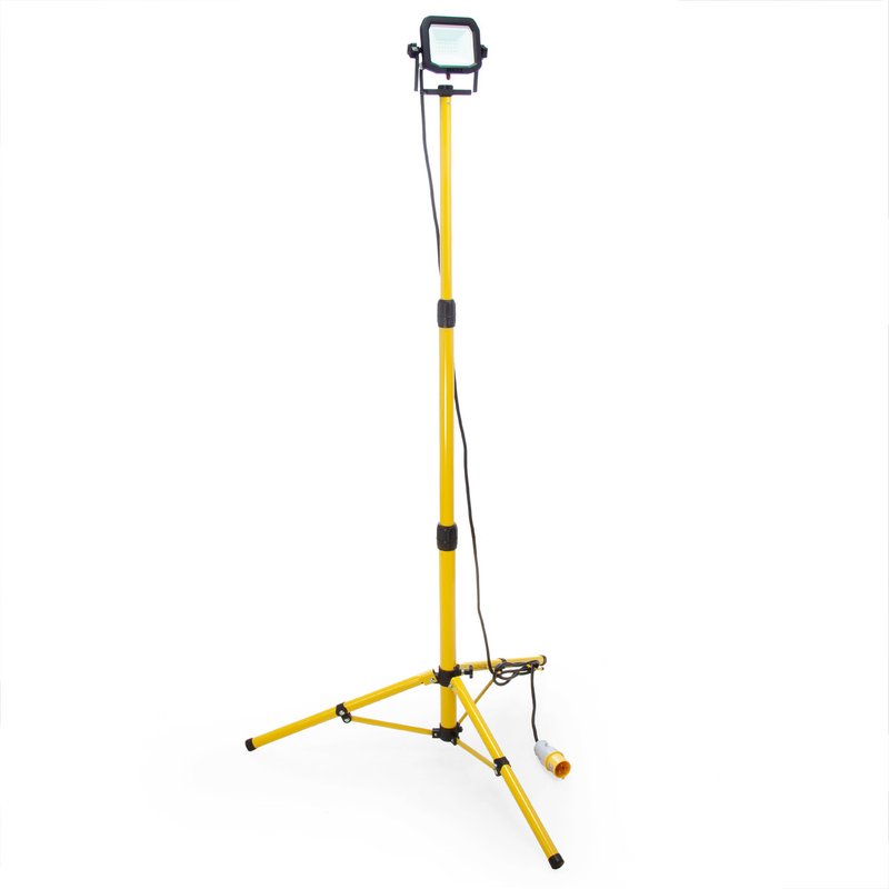 Masterplug Luceco LSLSTW201V-01 Tripod with Single LED Worklight 20W (110V) LSLSTW201V-01