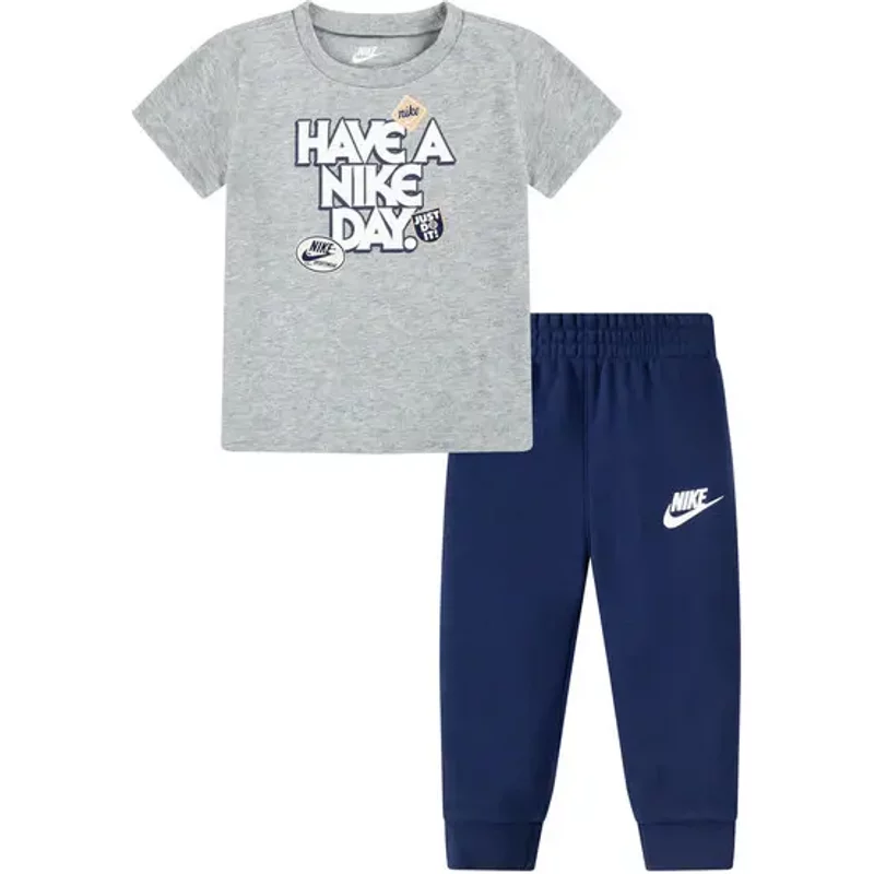 Ensemble t-shirt et jogging enfant Nike SOA Fleece