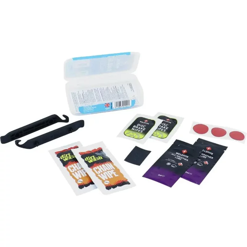 Kit entretien avec rustines et démontes pneu, 2 sachets 5ml lubrifiants teflon, 2 lingettes nettoyants chaine et 2 lingettes nettoyants disque Weldtite