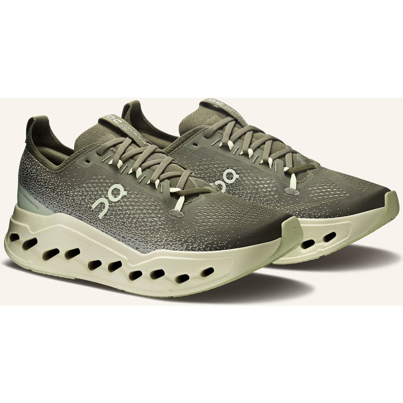 On Laufschuhe Cloudsurfer Max gruen