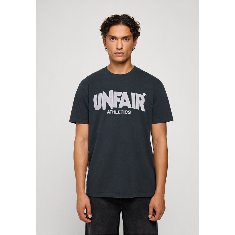 UNFAIR ATHLETICS Classic Label T-Shirt