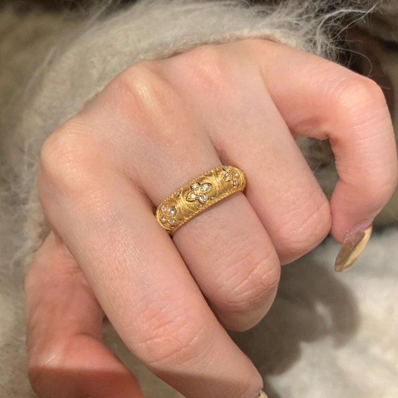 Sparkling Brushed Clover New Ancient Craft Heavywork Four-Leaf Lantern Carved Ring