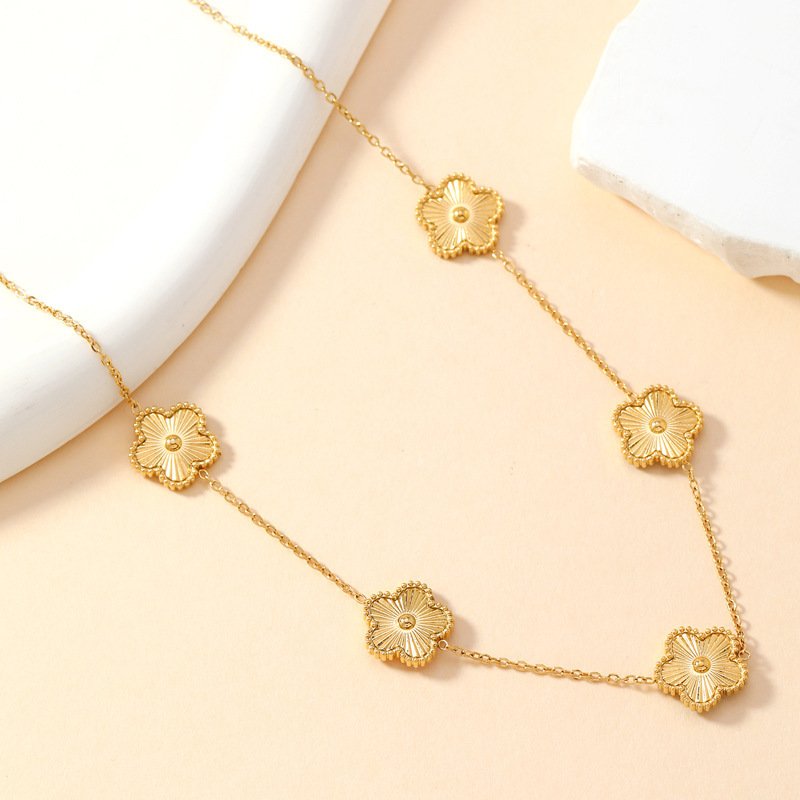 Hot-selg Simple Temperament Batch Five-leaf Wer Necklace Light Niche Stainless Steel Jewelry