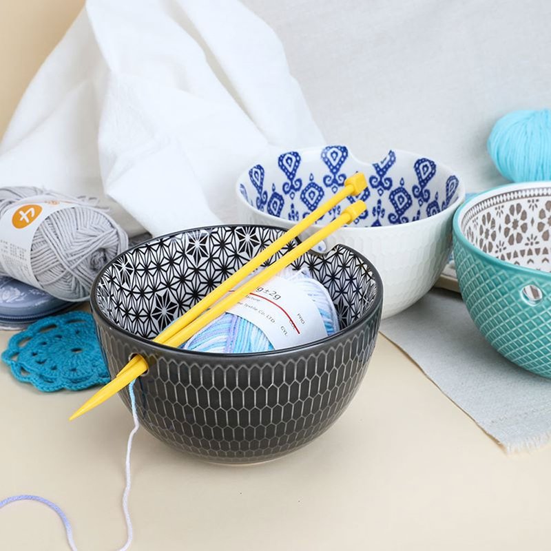 Ceramic wool bowl with three colors and simple patterns with pores for storing wool, ceramic storage bowl
