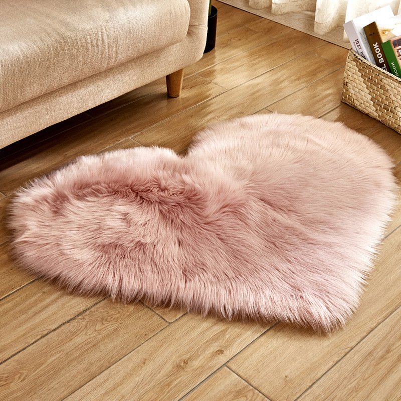 Home Textile Decoration Multifunctional Plush Heart-shaped Carpet Non-slip Floor Mat Cute Girl Style