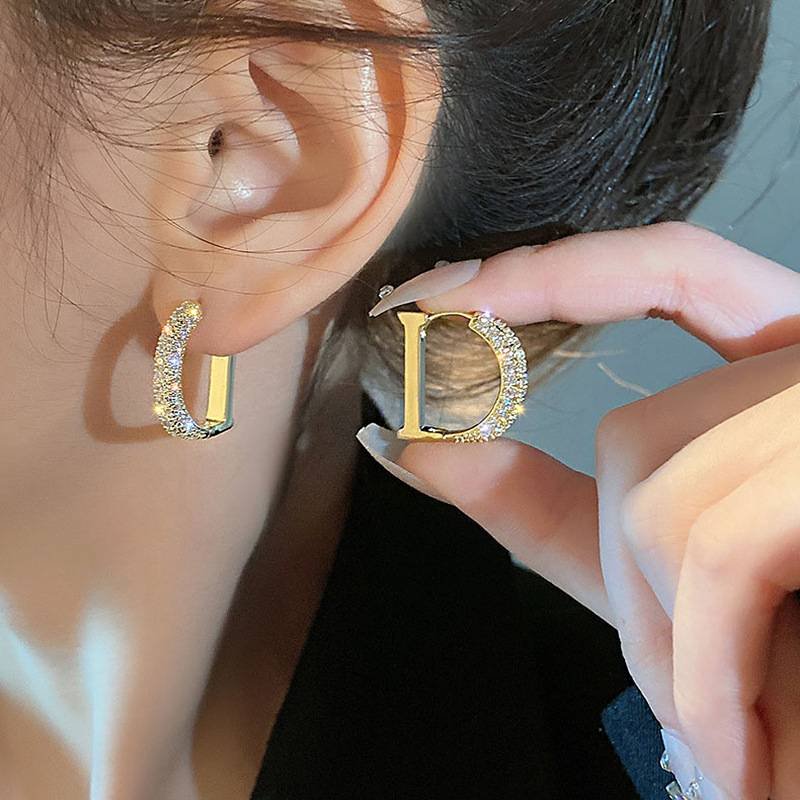Retro simple cold style gold earrings female temperament versatile metal high end earrings trend