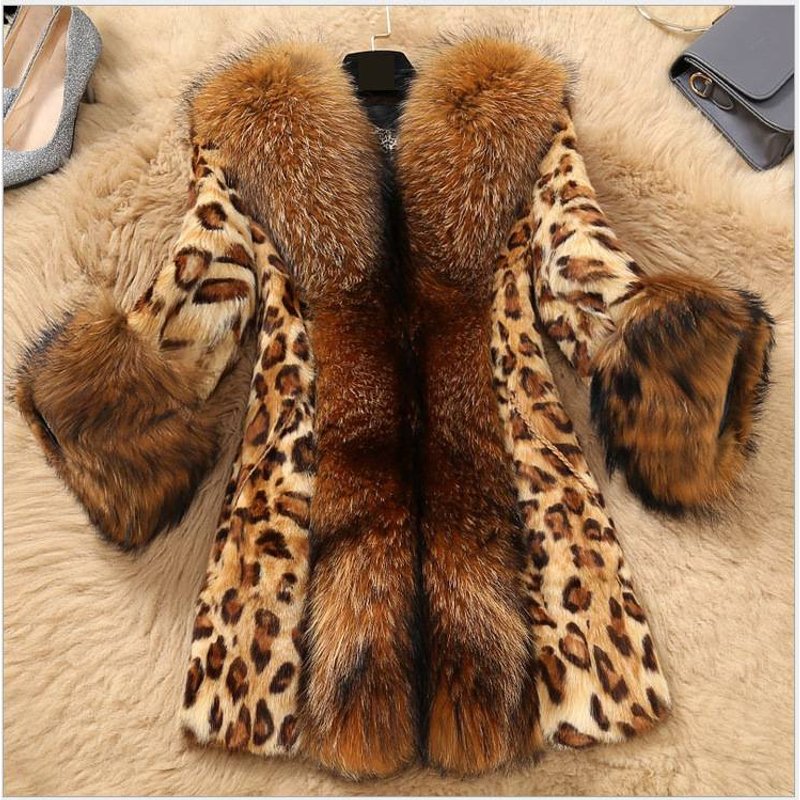 Women's Fashion In The Long Women's Fur Coat Raccoon Fur Coat