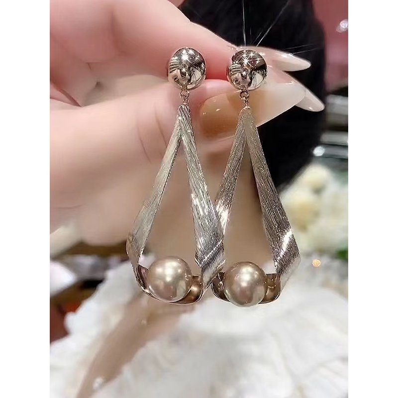 Women's earrings Pearl earrings for women new trendy high-end earrings long temperament earrings silver needle rhombus earrings