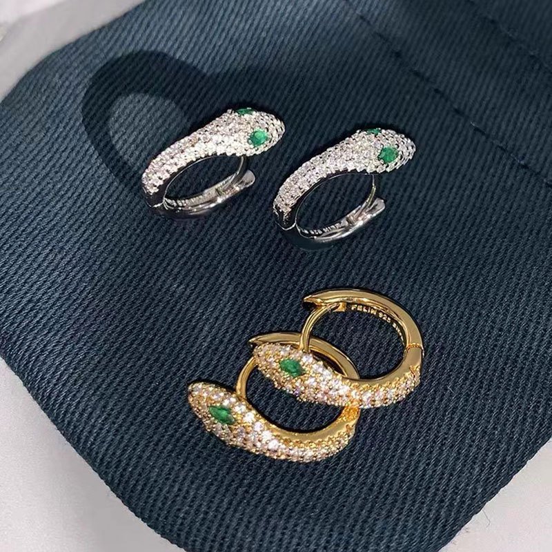Snake shaped earrings with diamond inlay for women, zircon snake earrings, ear buckles for men, light and luxurious high-end ear jewelry