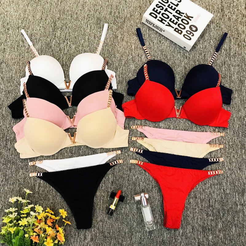 sexy bra V-shaped metal underwear suit hot girl low-waisted thong chain panties T pants bra