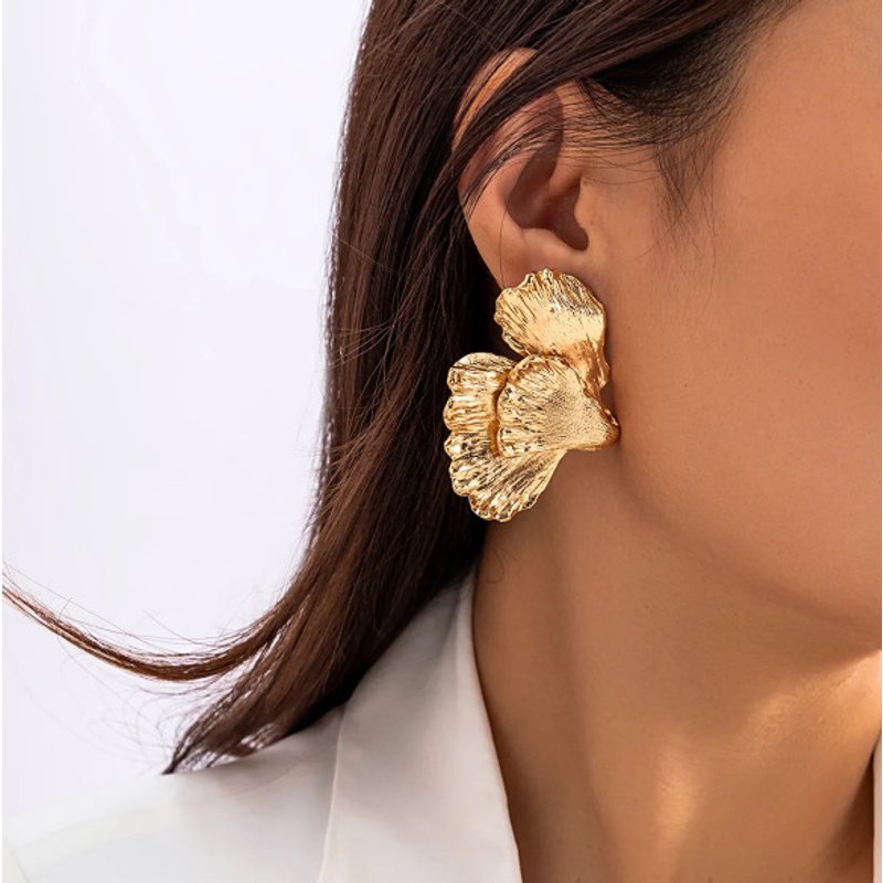 Exaggerated Retro Alloy Leaf Earrings Fashion Leaf Women's Jewelry Ear Studs Personalized Holiday Gifts