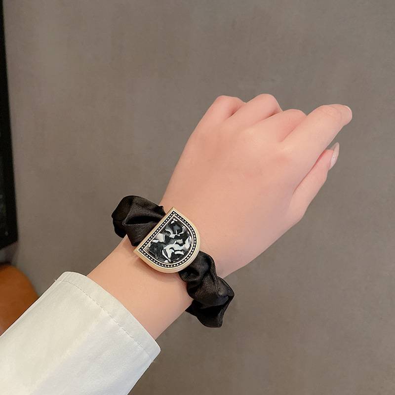 Fashion Vintage English Letter D Hairband High Elastic Solid Color Pleated Scrunchies for Women Girls Ponytail Bun Hair Ring Gift