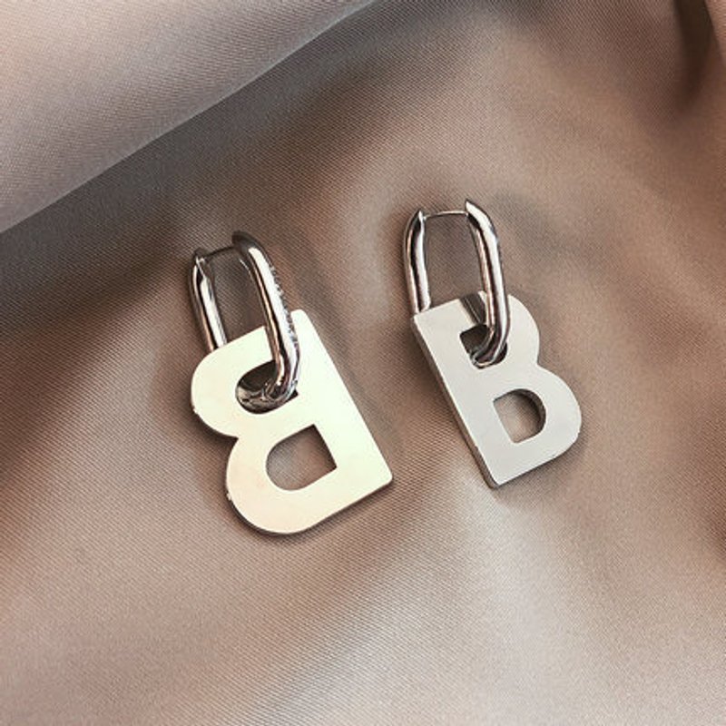 ins retro letter B earrings cold style earrings simple temperament net red earrings personality detachable earrings